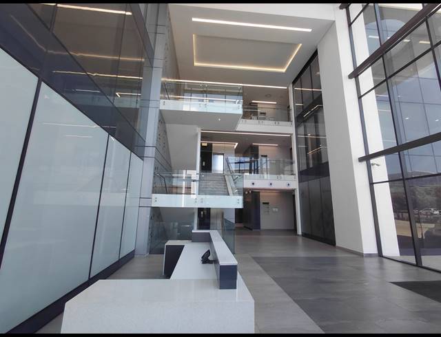 36,844M² OFFICE TO LET IN WATERFALL